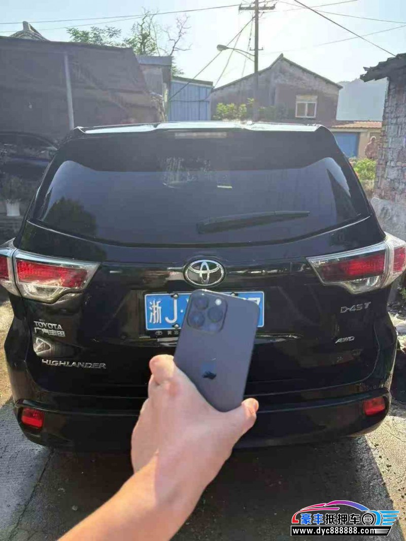 17年丰田汉兰达轿车抵押车出售