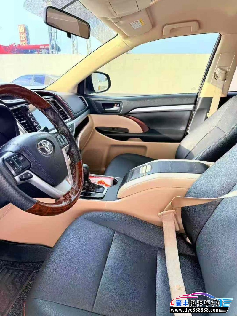 17年丰田汉兰达轿车抵押车出售