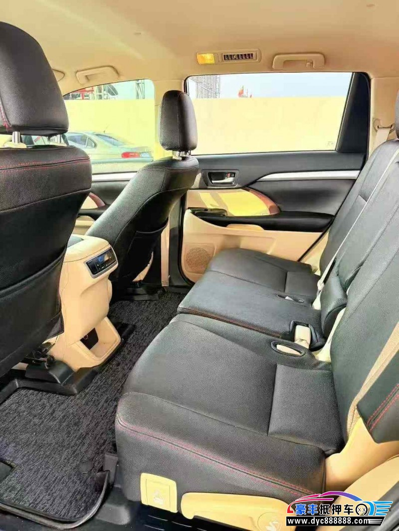 17年丰田汉兰达轿车抵押车出售