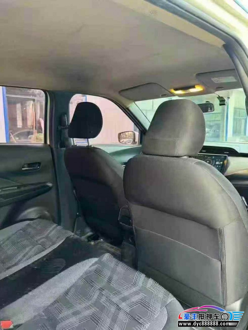 19年日产劲客轿车抵押车出售