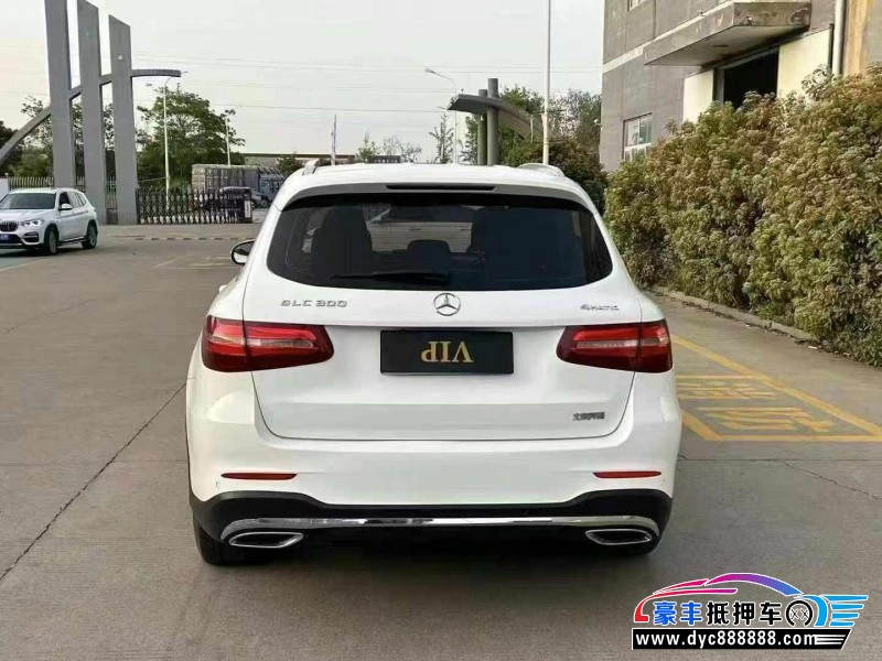 18年奔驰GLC轿车抵押车出售