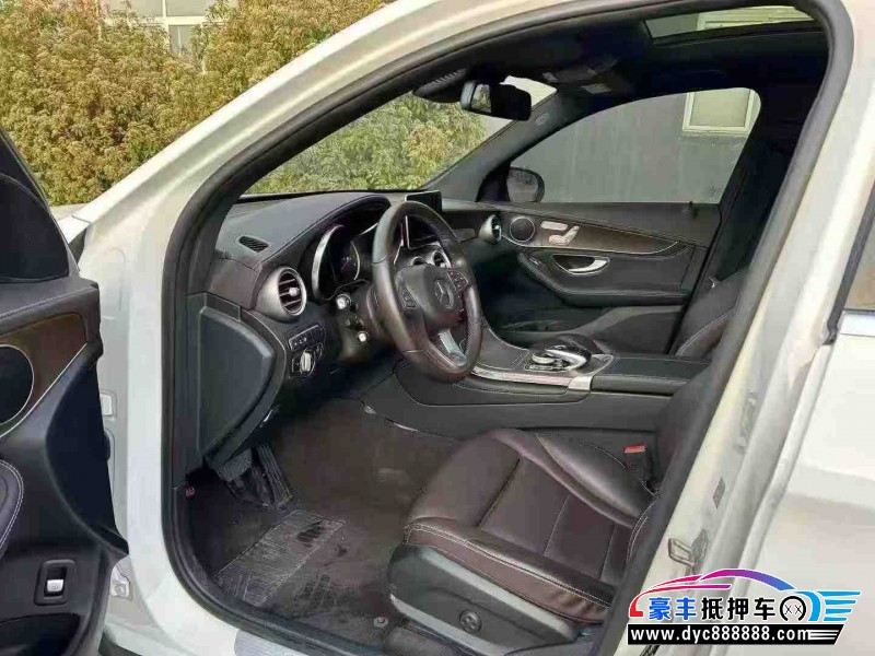 18年奔驰GLC轿车抵押车出售