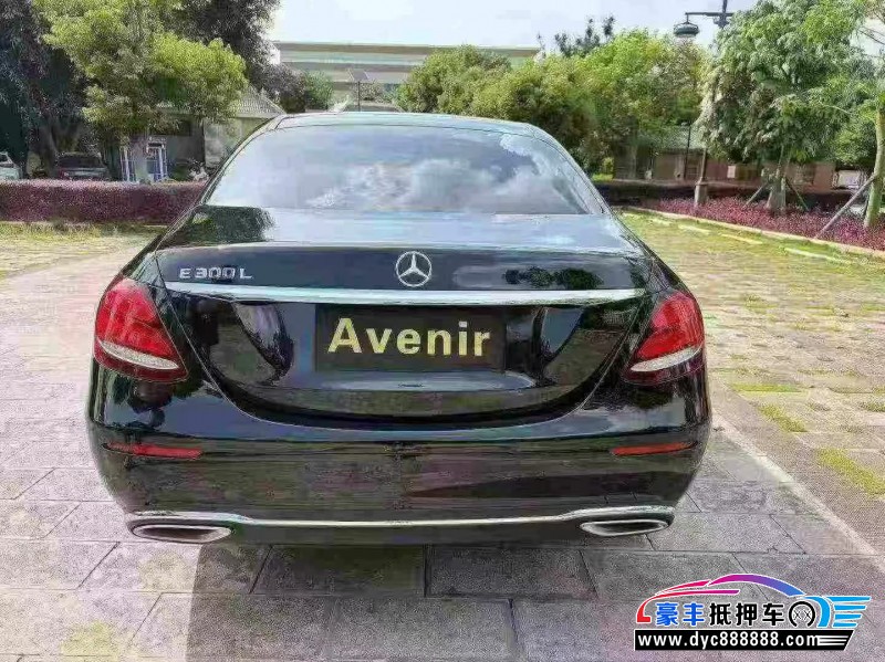 20年奔驰E轿车抵押车出售
