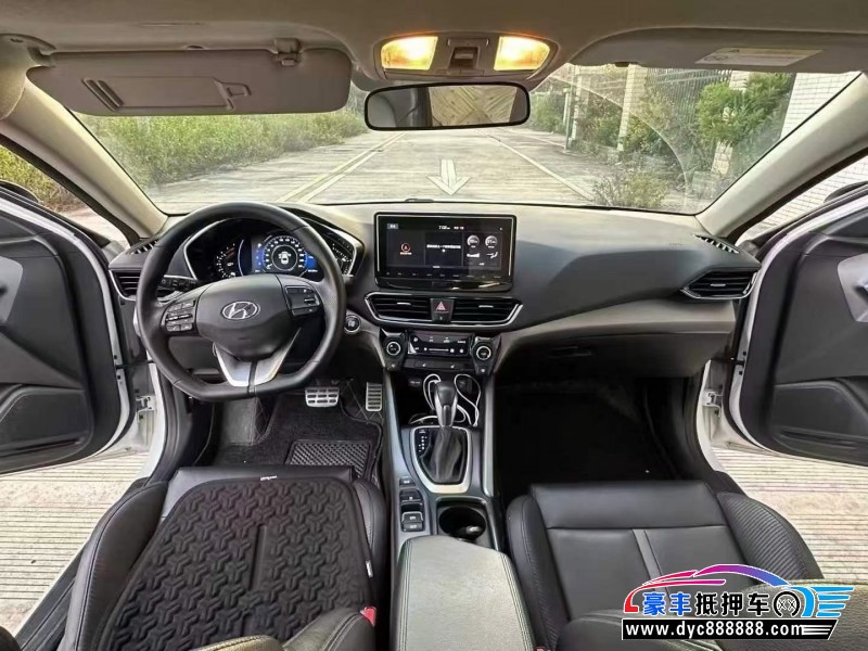 20年现代菲斯塔轿车抵押车出售