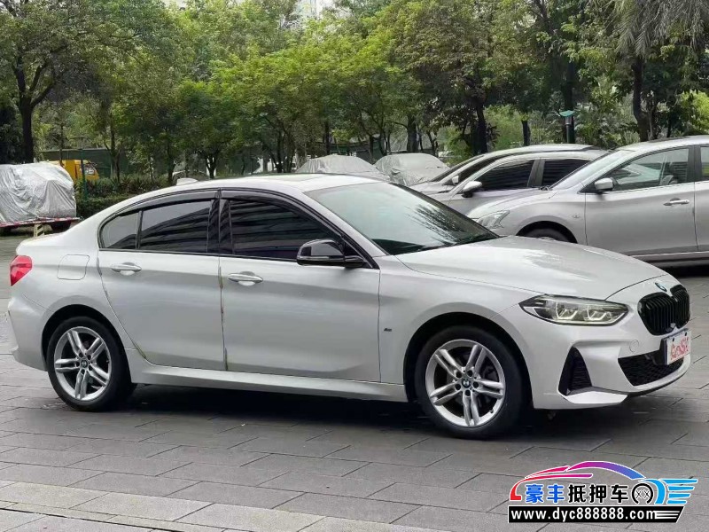22年宝马1系轿车抵押车出售