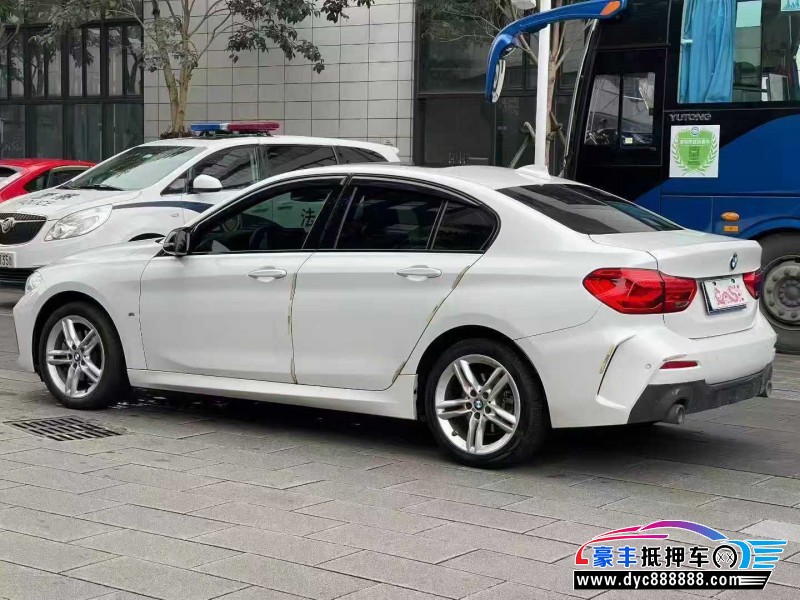 22年宝马1系轿车抵押车出售