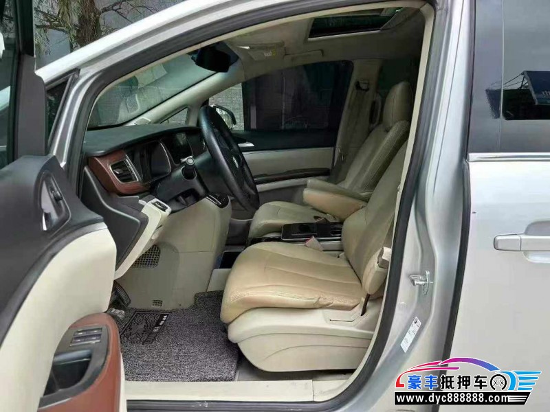 14年别克GL8轿车抵押车出售