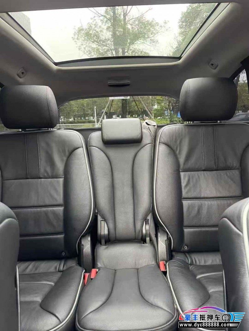 17年奔驰R轿车抵押车出售