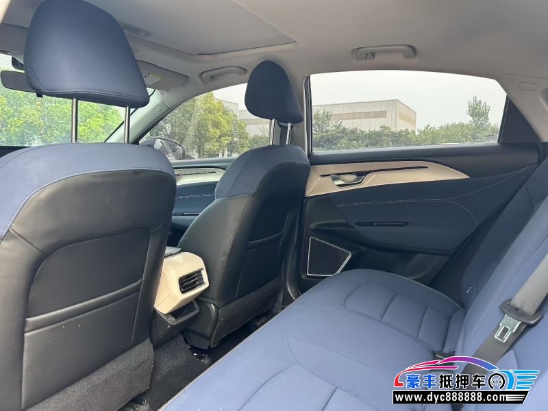 22年吉利几何轿车抵押车出售