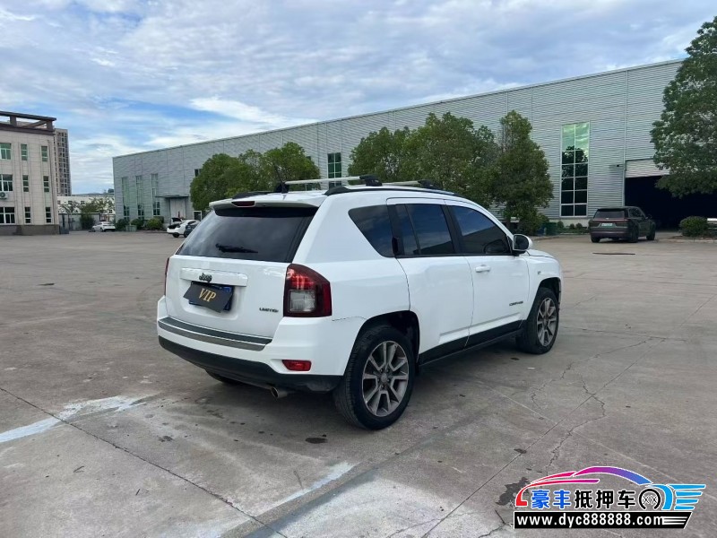 16年Jeep指南者轿车抵押车出售