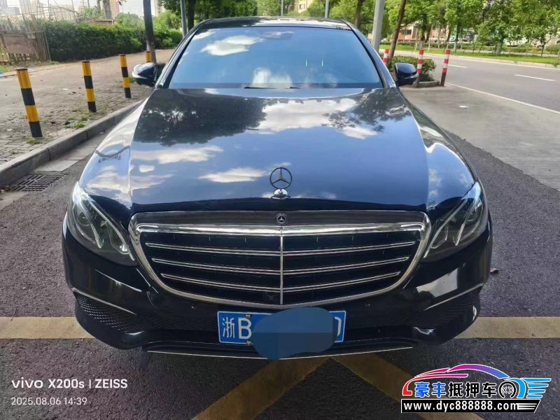 16年奔驰E轿车抵押车出售