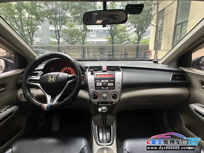 10年本田锋范轿车抵押车出售