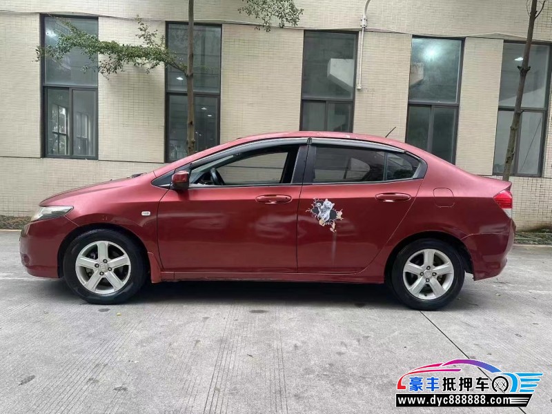 10年本田锋范轿车抵押车出售