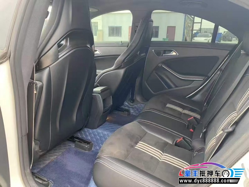 17年奔驰CLA轿车抵押车出售