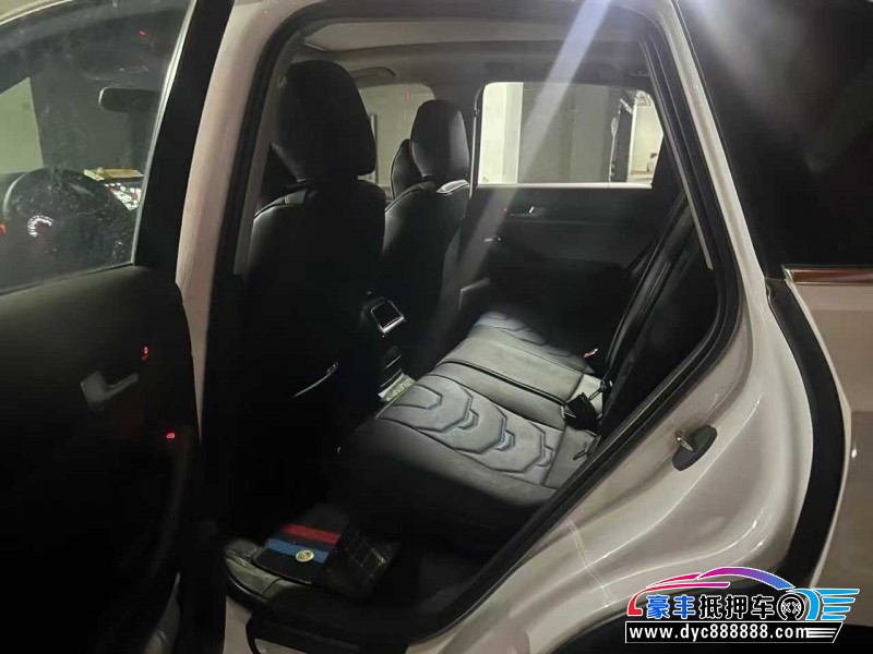 13年奥迪Q5轿车抵押车出售