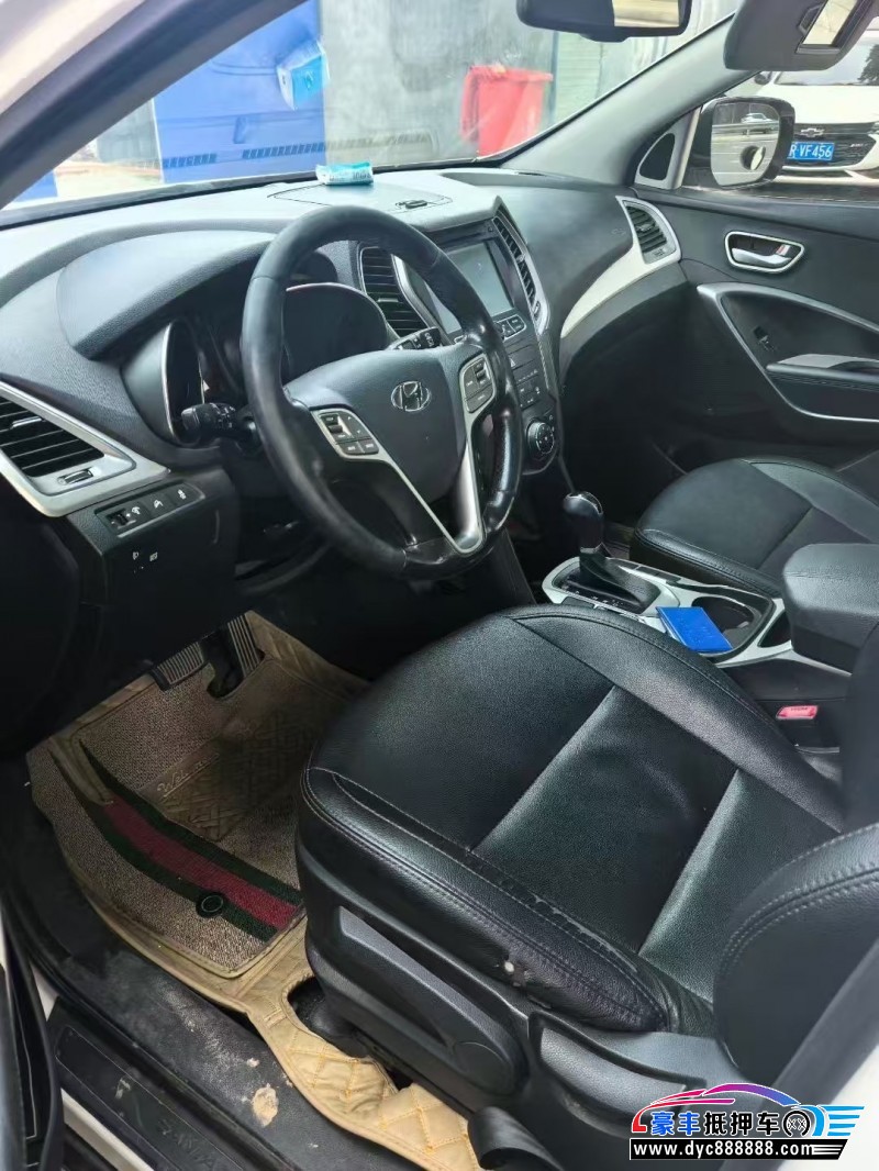 16年现代新胜达轿车抵押车出售