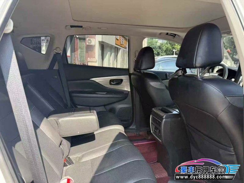 21年日产楼兰轿车抵押车出售