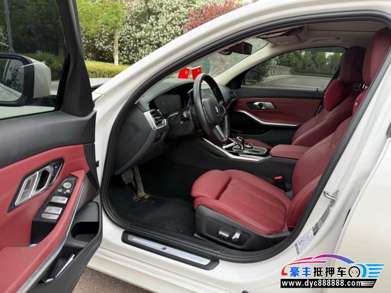 22年宝马3系轿车抵押车出售