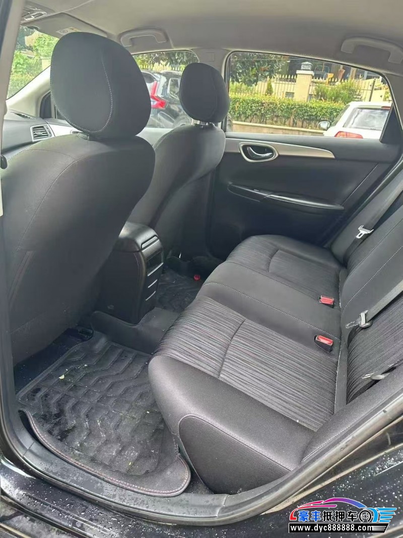 20年日产轩逸轿车抵押车出售