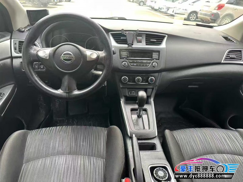 20年日产轩逸轿车抵押车出售