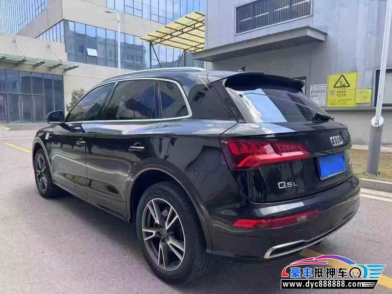 21年奥迪Q5轿车抵押车出售