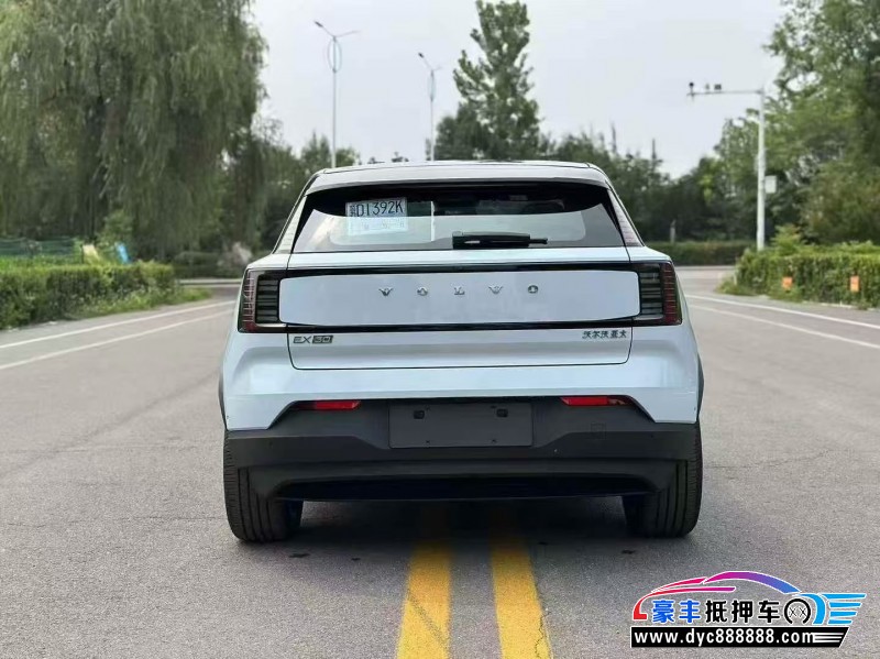 25年沃尔沃ex30轿车抵押车出售