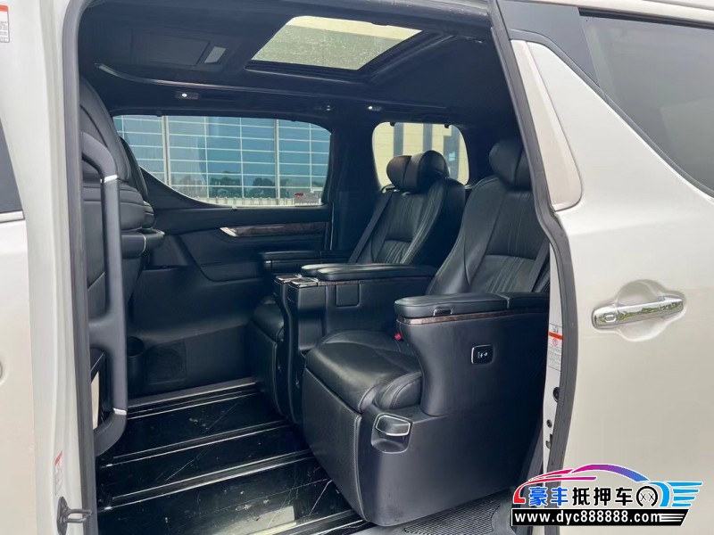 19年丰田埃尔法轿车抵押车出售