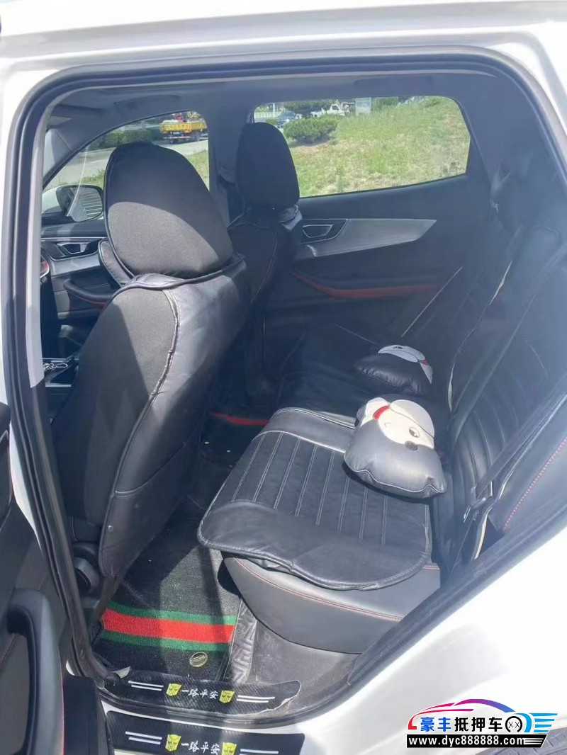 22年奇瑞瑞虎5x轿车抵押车出售