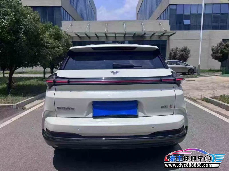 23年哪吒U轿车抵押车出售