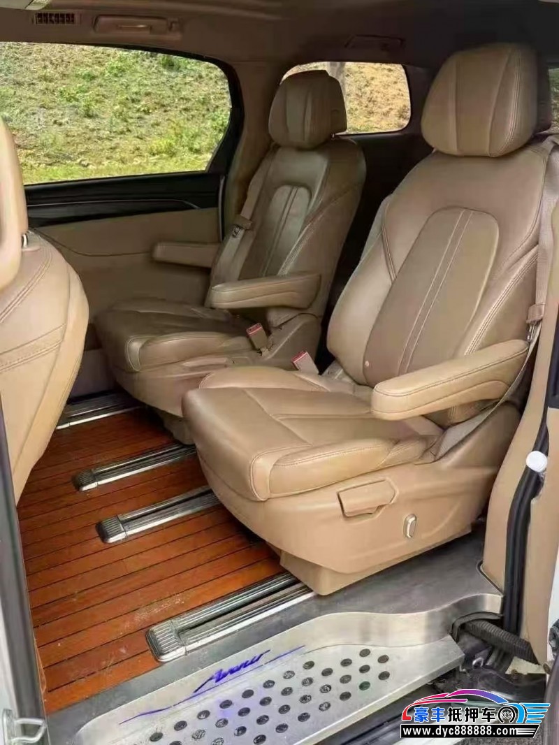 20年别克GL8轿车抵押车出售