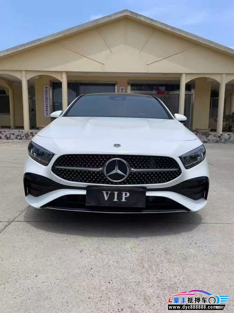 23年奔驰A轿车抵押车出售