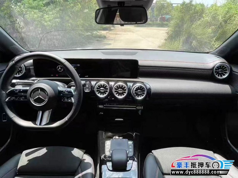 23年奔驰A轿车抵押车出售