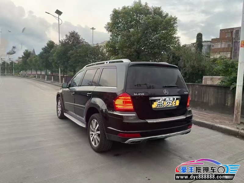 13年奔驰GL轿车抵押车出售