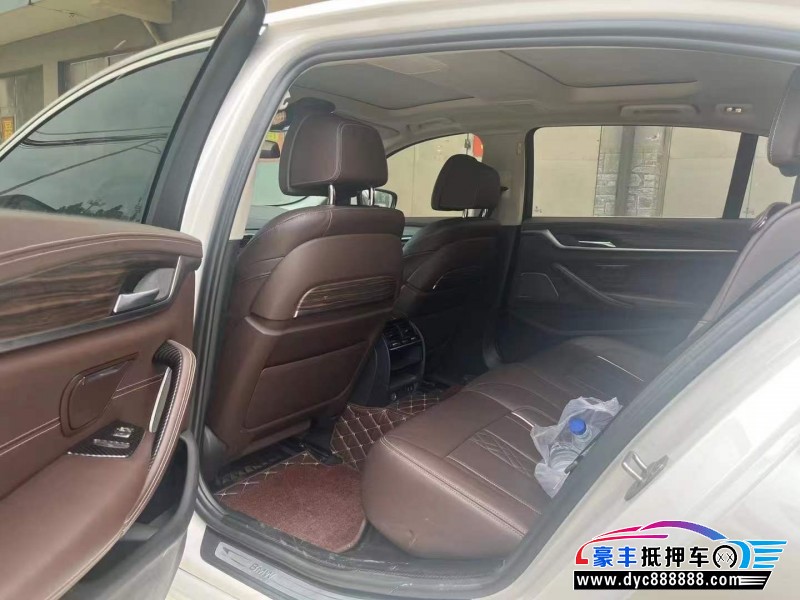 20年宝马5系轿车抵押车出售