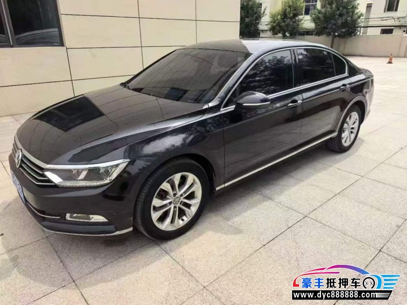 17年大众迈腾轿车抵押车出售