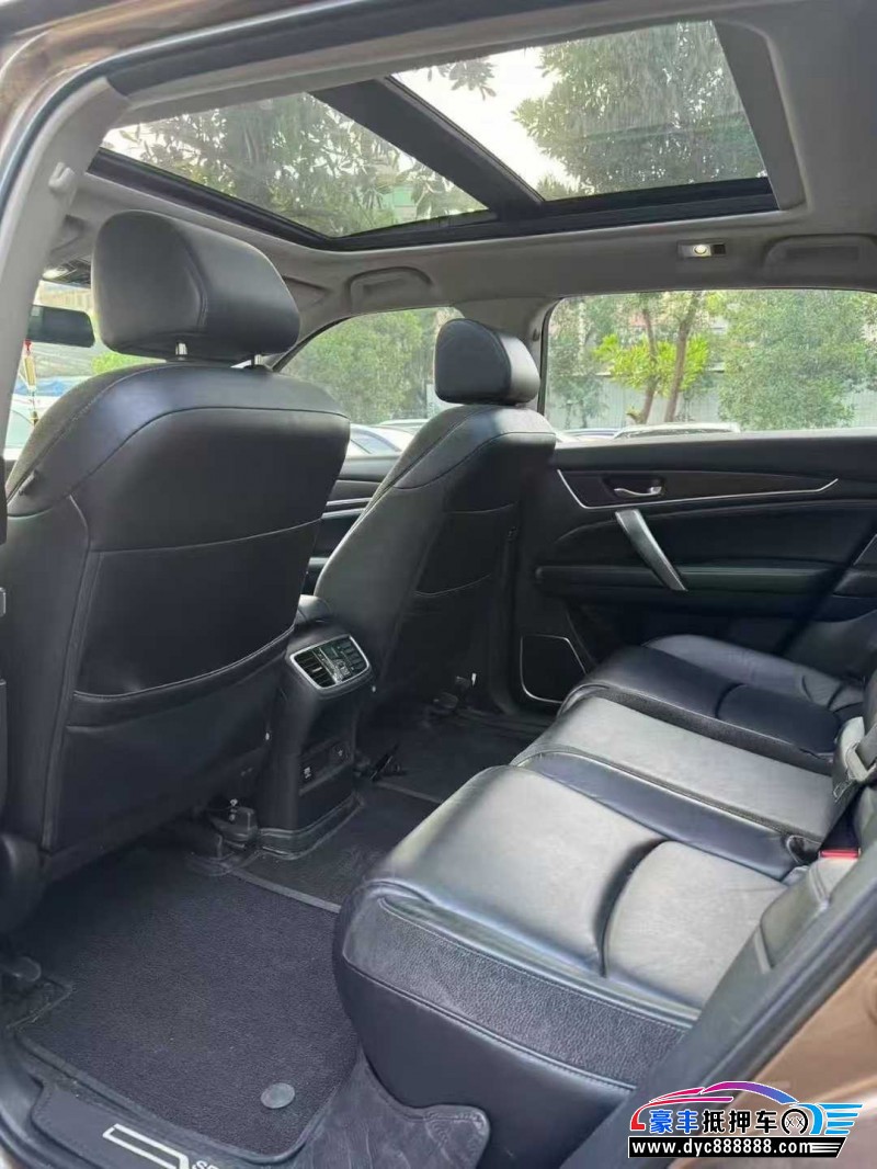 18年本田冠道轿车抵押车出售