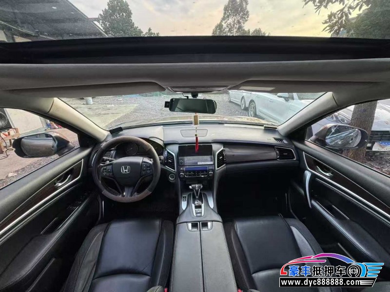 18年本田冠道轿车抵押车出售