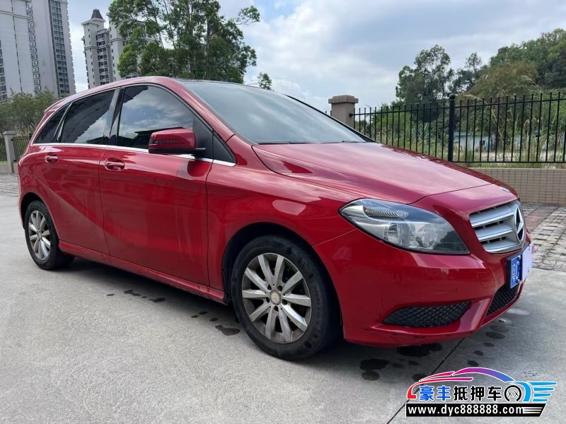 14年奔驰B轿车抵押车出售