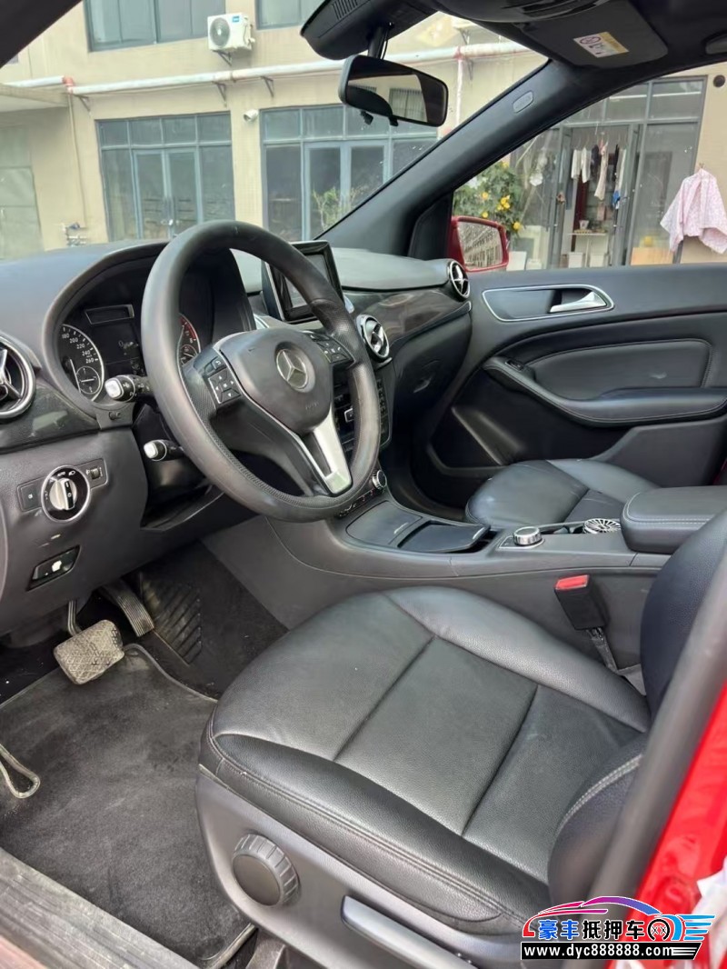 14年奔驰B轿车抵押车出售