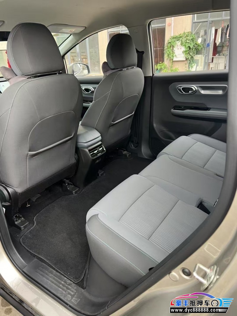 23年埃安Y70轿车抵押车出售