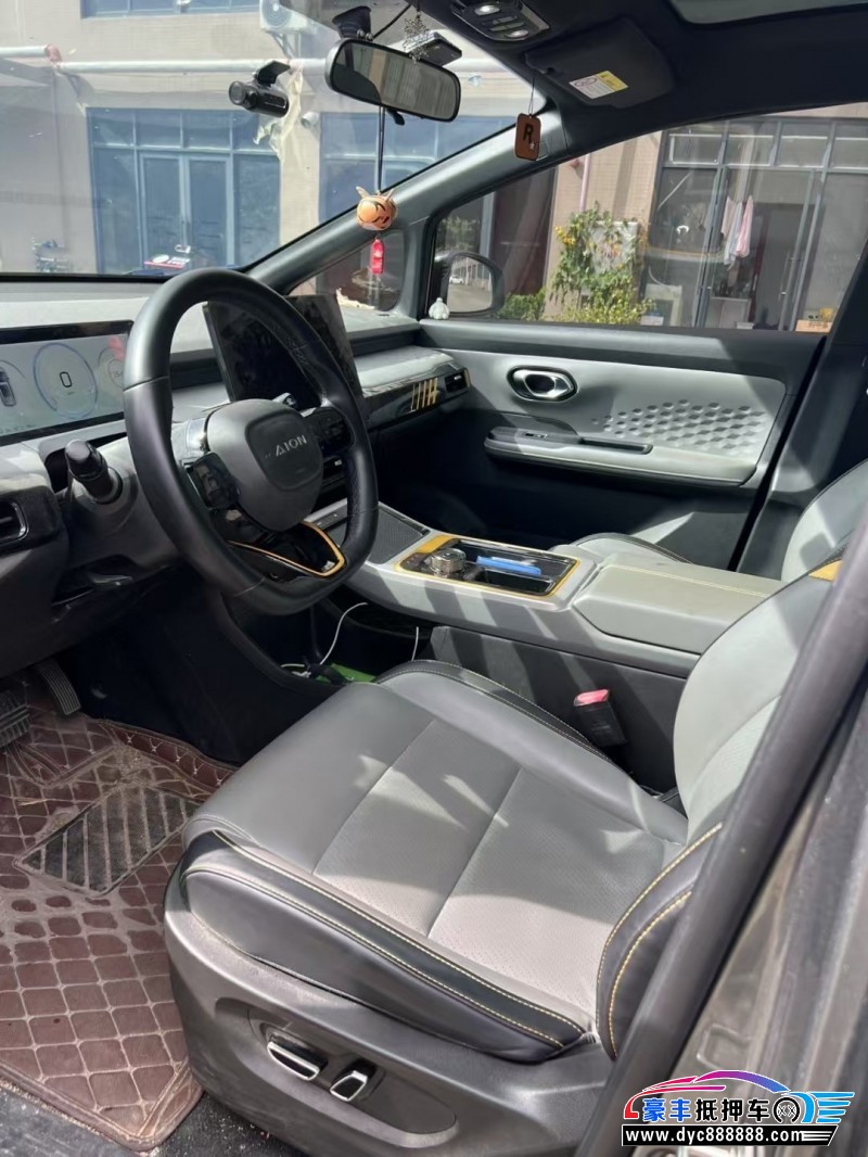 22年埃安Y70轿车抵押车出售
