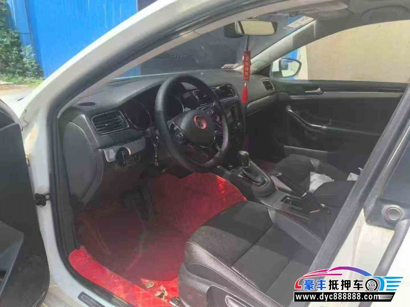 19年大众速腾轿车抵押车出售