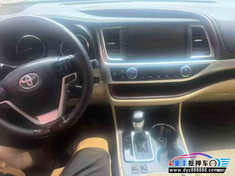 15年丰田汉兰达轿车抵押车出售