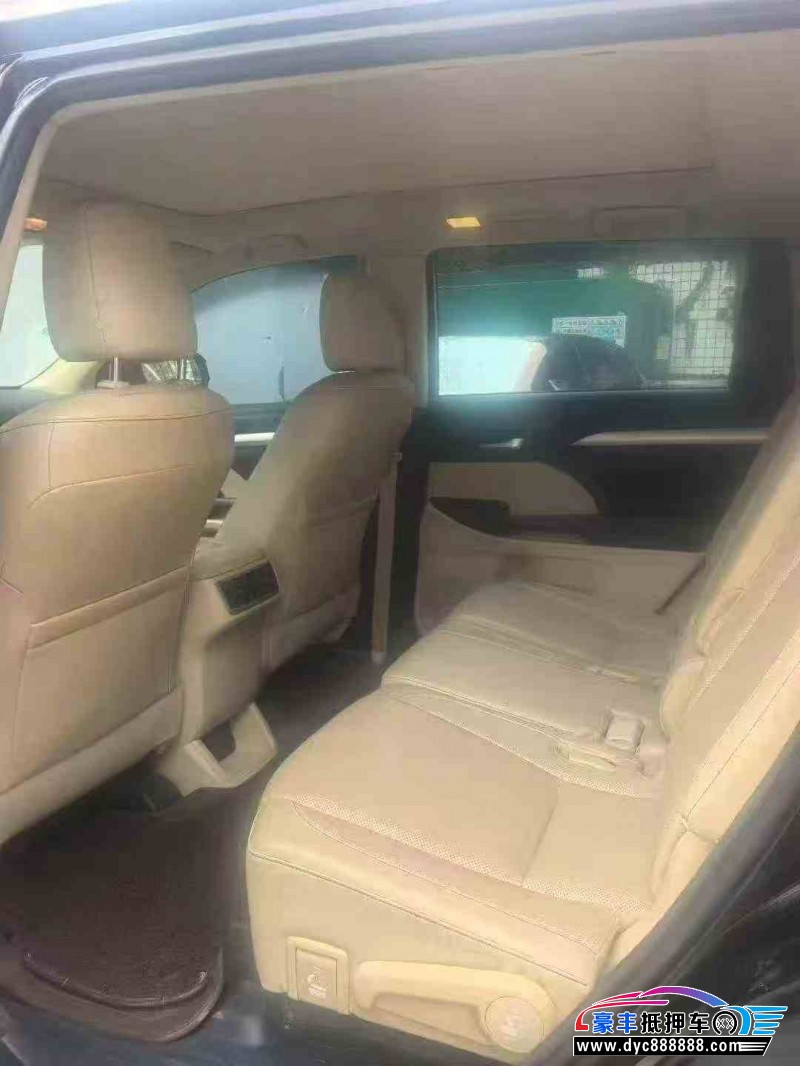 15年丰田汉兰达轿车抵押车出售