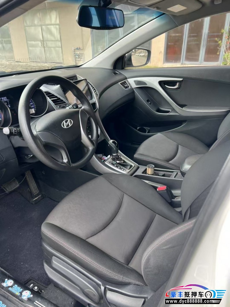 16年现代朗动轿车抵押车出售