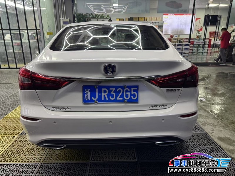 19年长安逸动轿车抵押车出售