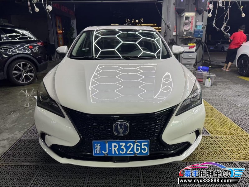 19年长安逸动轿车抵押车出售