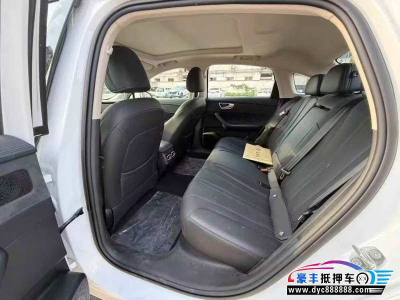 25年荣威D7轿车抵押车出售