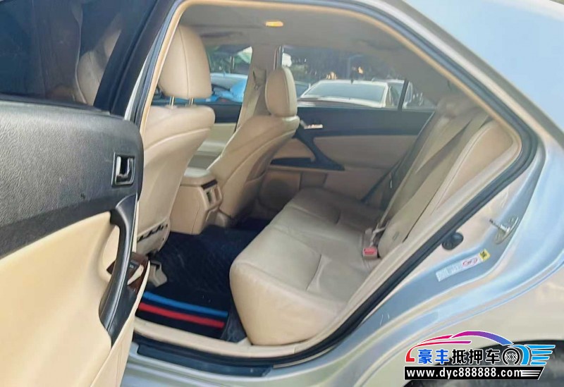 11年丰田锐志轿车抵押车出售