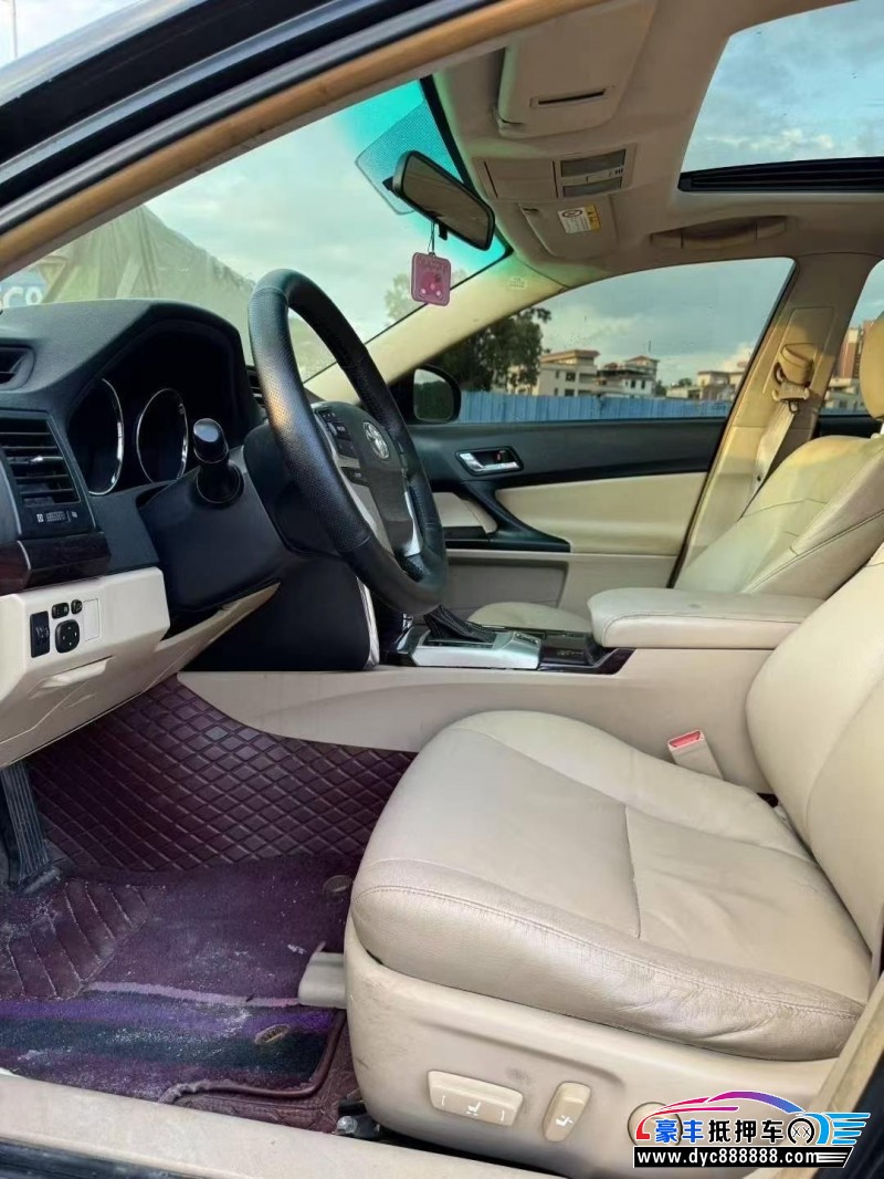 13年丰田锐志轿车抵押车出售